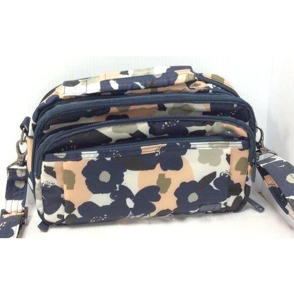 LUG Scoop Flower Stripe Quilted Convertible Crossbody Bag - Picture 3 of 7